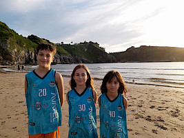 Pechón (Cantabria) - Nico, Celia y Lola